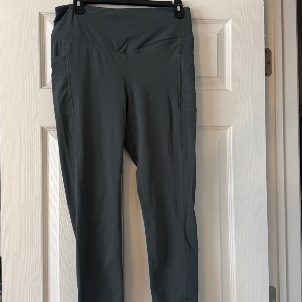 Gaiam Dark Green Athletic Leggings